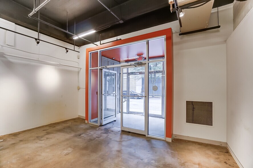 More Photos Of 20 E Central Pky, Cincinnati Office Residential For Lease