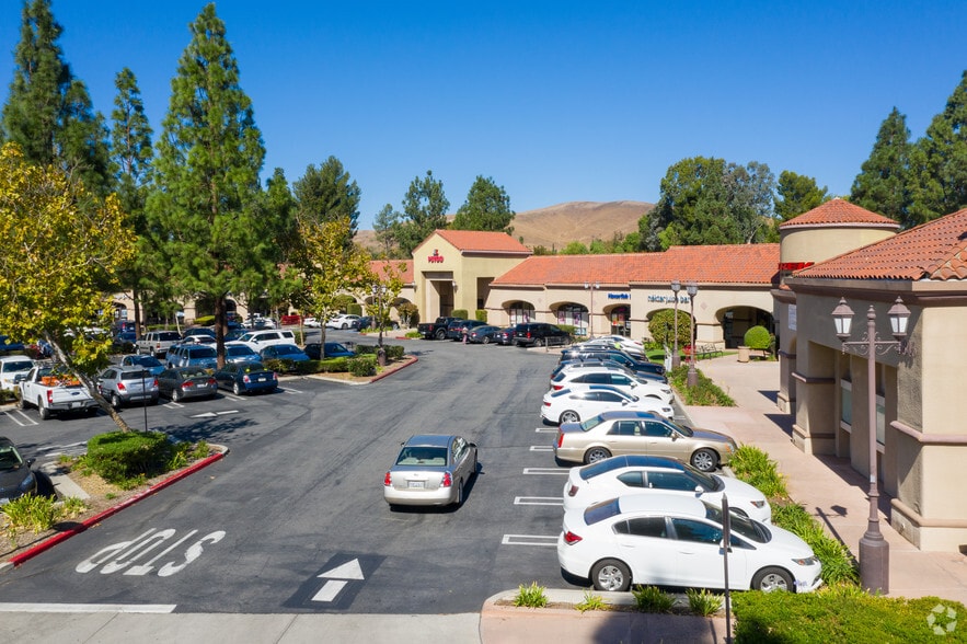 More Photos Of 3815-3963 E Thousand Oaks Blvd, Westlake Village Unknown For Lease