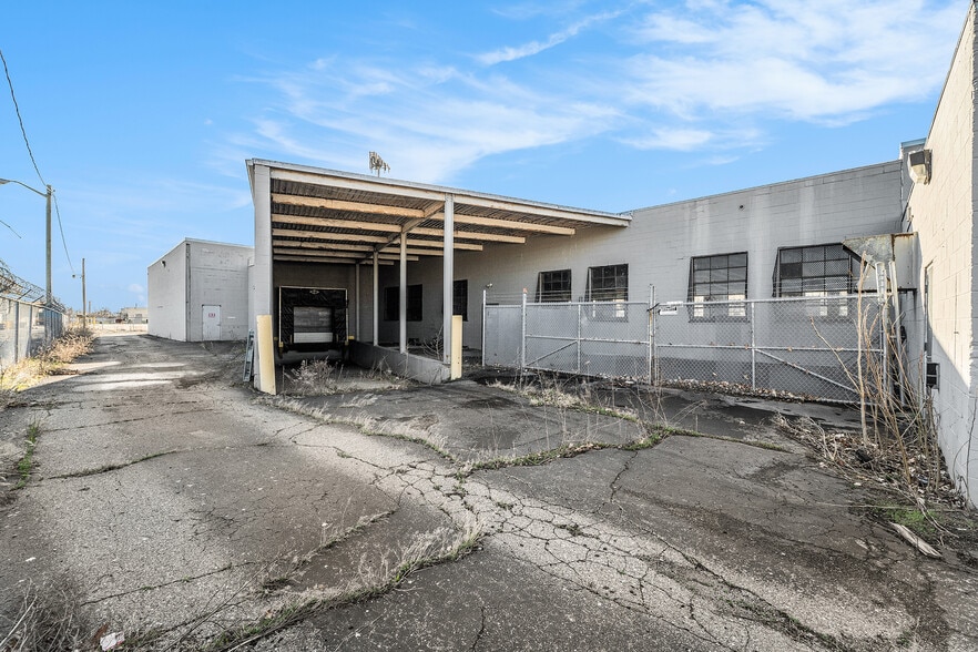 More Photos Of 14650 Dequindre St, Detroit Manufacturing For Sale