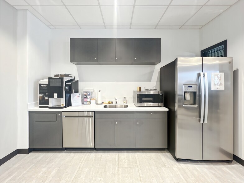 More Photos Of 2301 Sun Valley Dr, Delafield Coworking Space