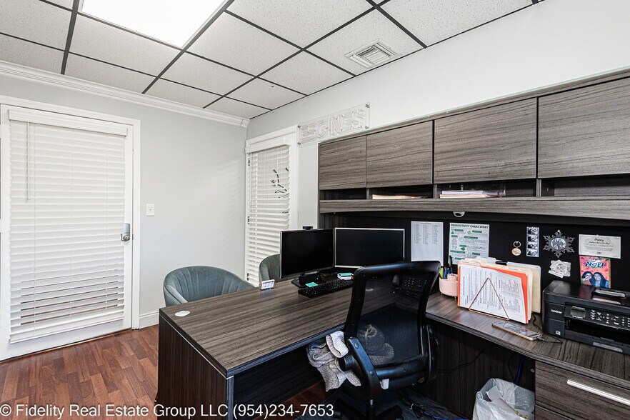 More Photos Of 3650 Coral Ridge Dr, Coral Springs Light Manufacturing For Sale