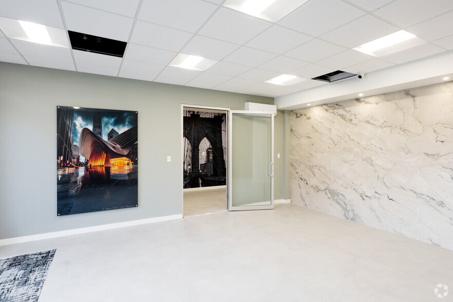 More Photos Of 1051 Franklin Ave, Garden City Office For Sale