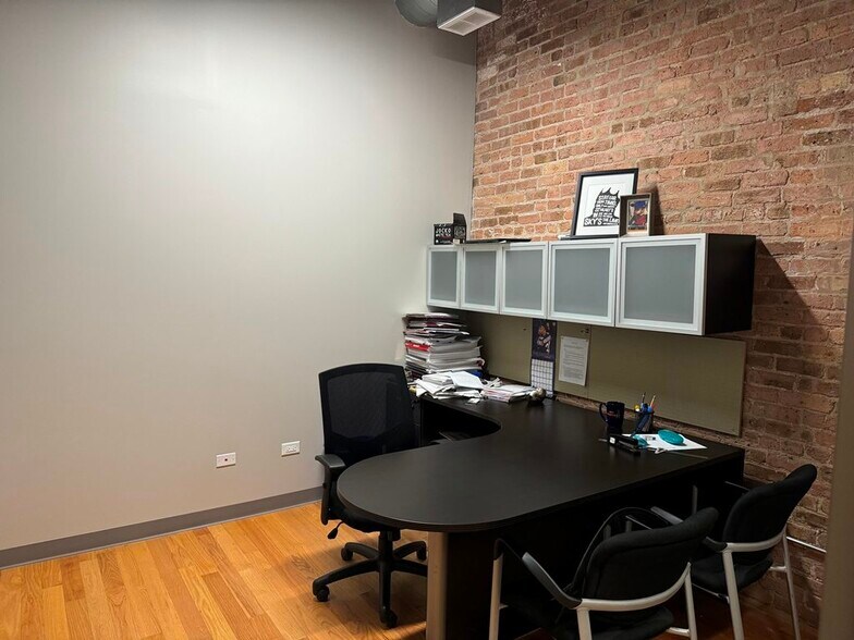 More Photos Of 1750 W Fulton St, Chicago Loft Creative Space For Lease