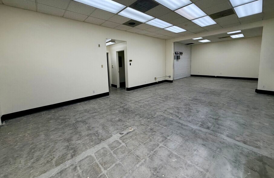 More Photos Of 15100 S Broadway, Gardena Warehouse For Lease