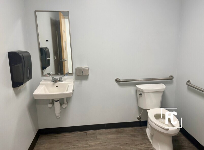 More Photos Of 835 SE Osceola St, Stuart Office Residential For Sale