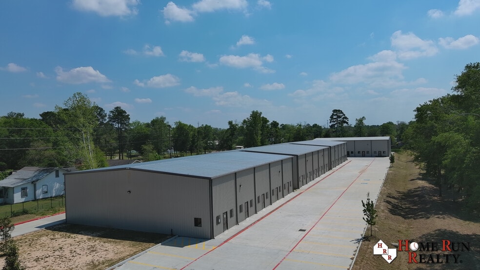 More Photos Of 837 Santa Fe St, Conroe Industrial For Lease