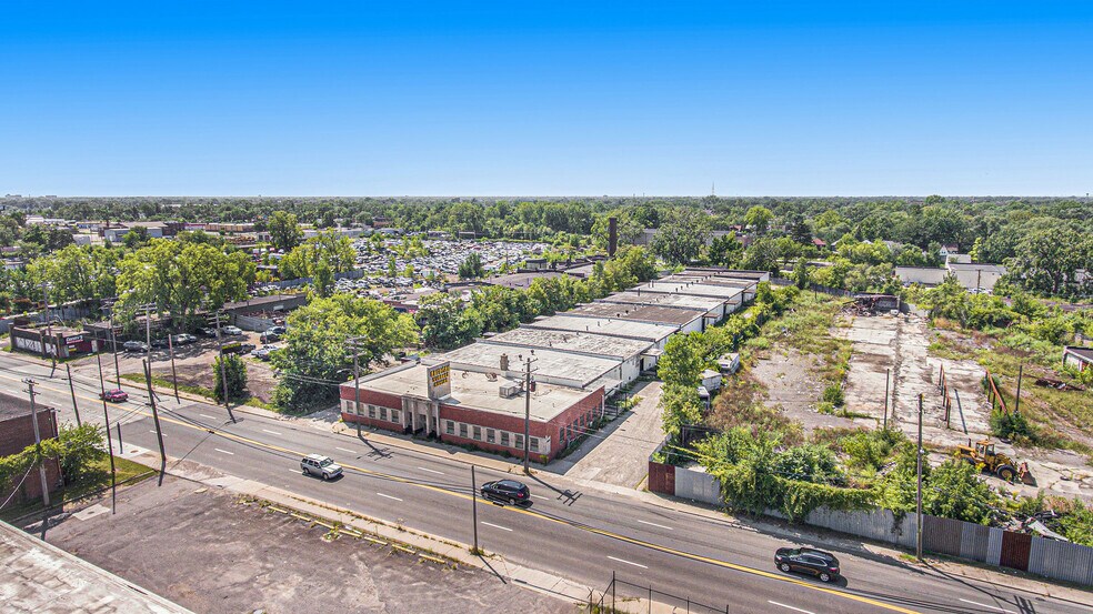 More Photos Of 14225 Schaefer Hwy, Detroit Self Storage For Lease