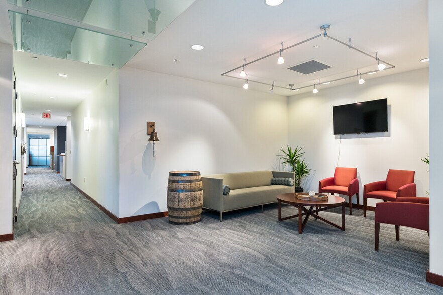 More Photos Of 10350 Ormsby Park Pl, Louisville Office For Lease