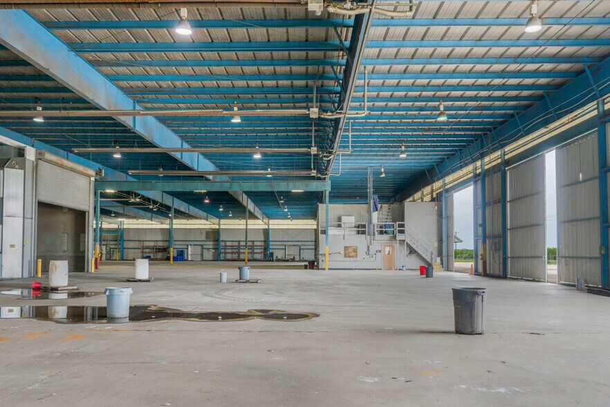More Photos Of 42134 FM 510, Los Fresnos Manufacturing For Sale