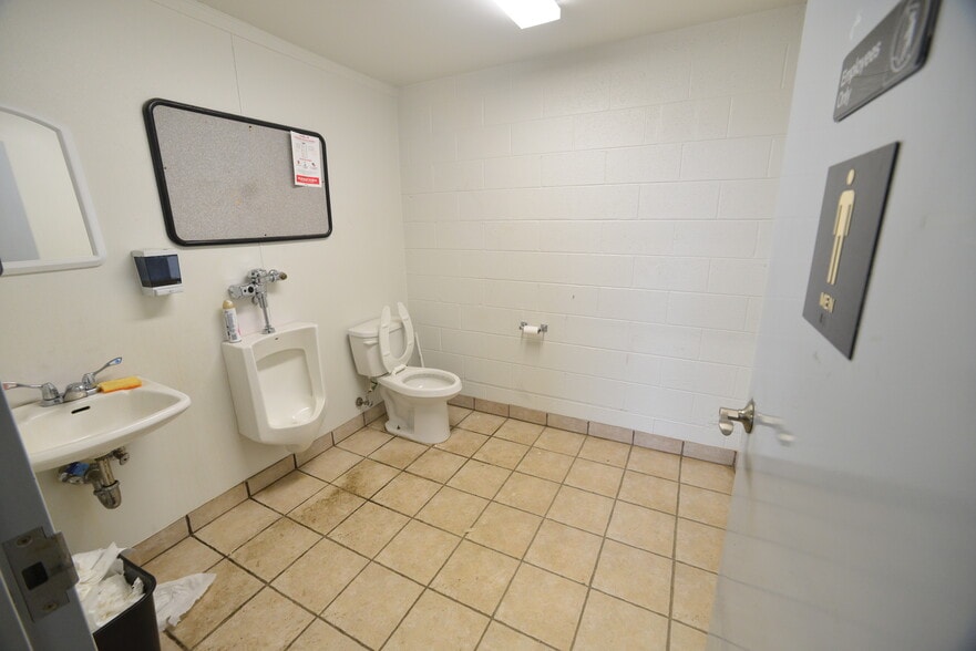 More Photos Of 8012-8022 Centreville Rd, Manassas Park, Manassas Park General Retail For Lease