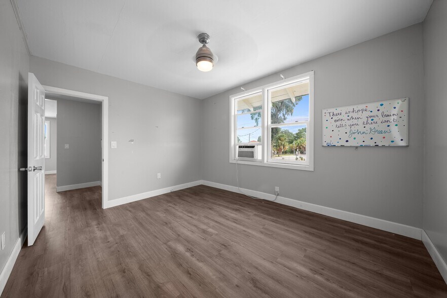 More Photos Of 98 NE 9th St, Ocala Unknown For Lease