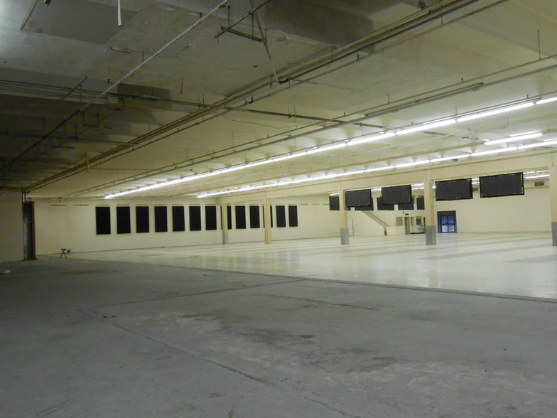 More Photos Of 1000 W US Highway 77, San Benito Unknown For Lease