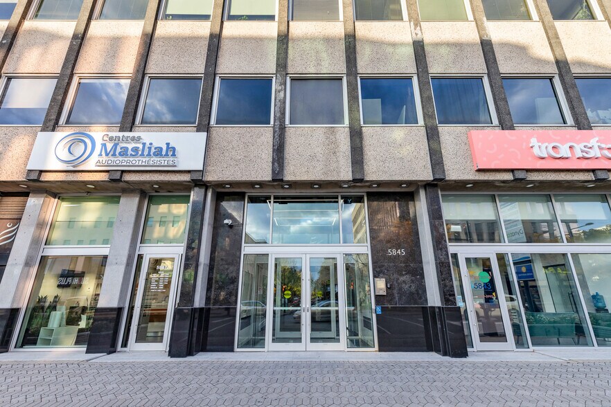 More Photos Of 5843-5847 Ch De La Côte-Des-Neiges, Montréal Medical For Lease