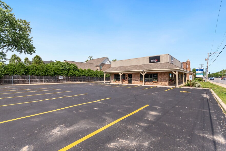 More Photos Of 4880 W Euclid Ave, Palatine General Retail For Sale