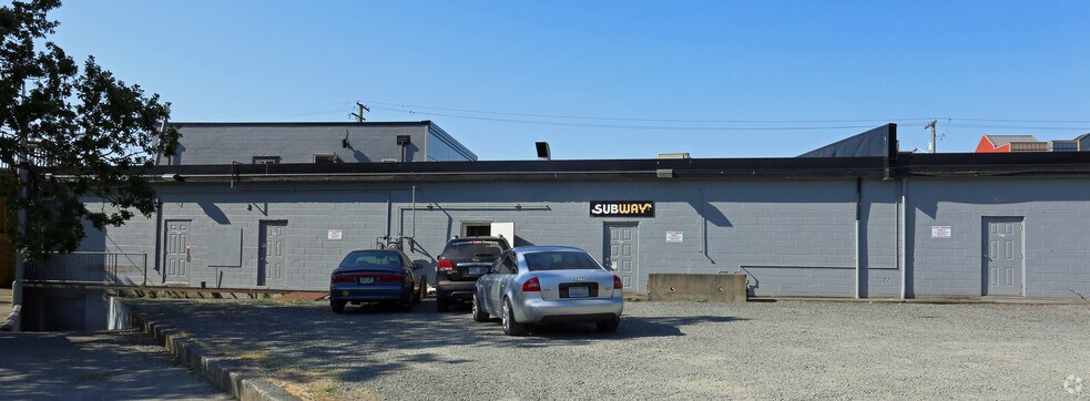 More Photos Of 734-774 Goldstream Av, Langford Storefront For Lease