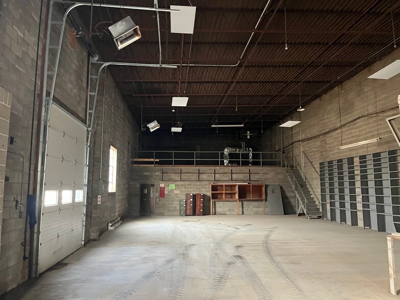 More Photos Of 144 Niles Ave, Waynesburg Warehouse For Lease