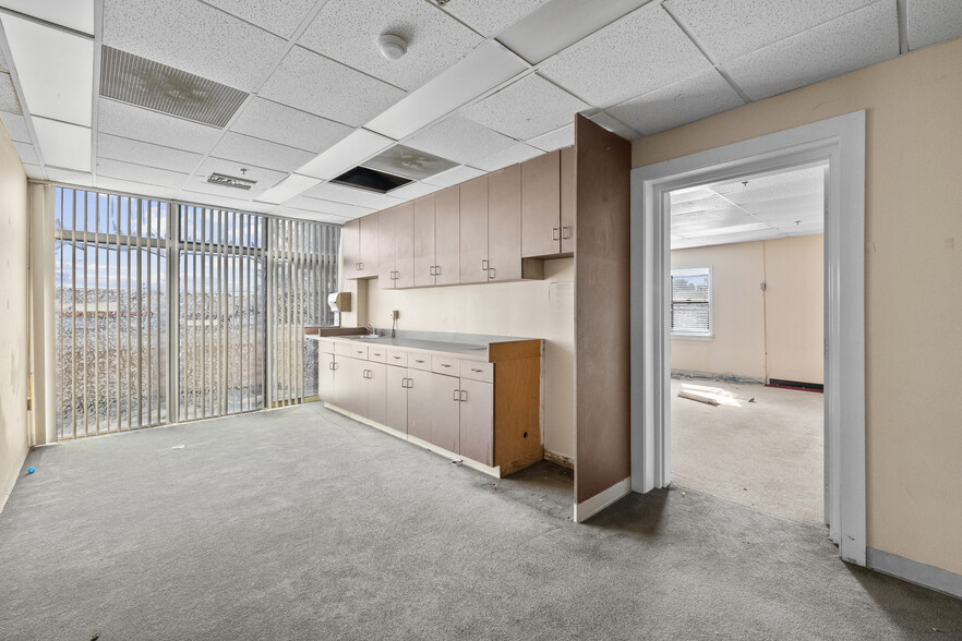 More Photos Of 8132 Garden Grove Blvd, Garden Grove Religious Facility For Sale