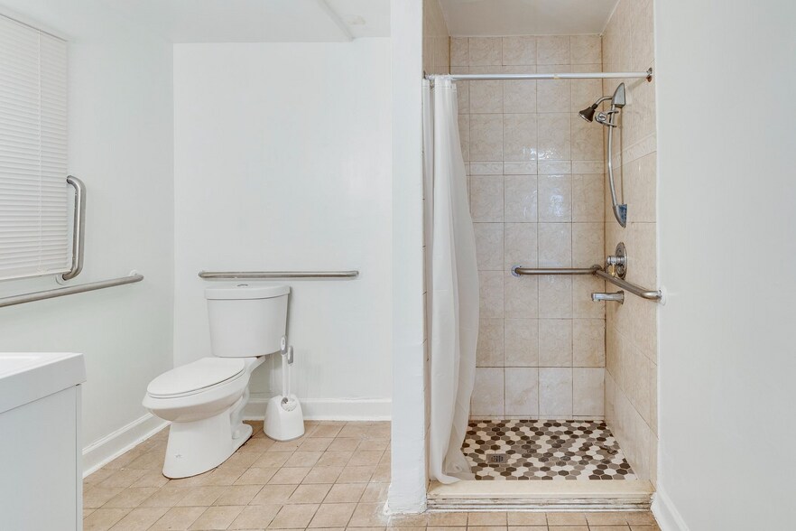 More Photos Of 337 Delafield Plz NW, Washington Apartments For Sale