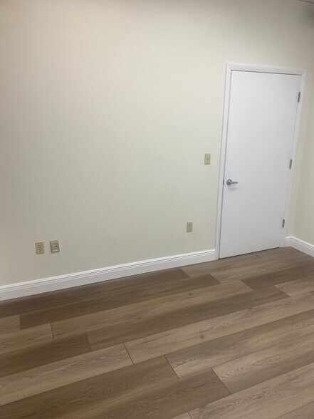 More Photos Of 3023 Eastland Blvd, Clearwater Coworking Space