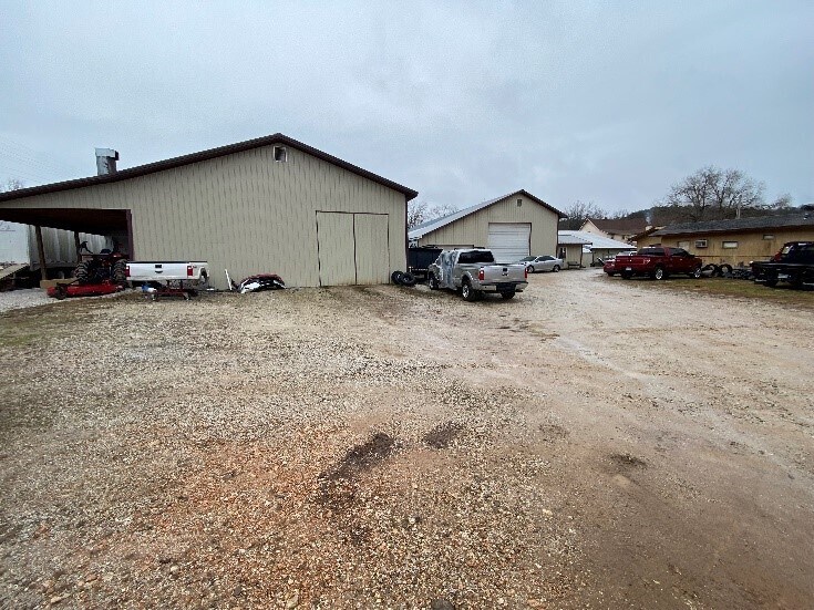 More Photos Of 304 East Court Street, Jasper Hotel For Sale