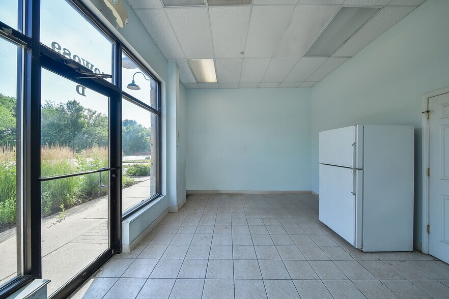 More Photos Of 40W089 Il Route 64, Campton Hills General Retail For Lease