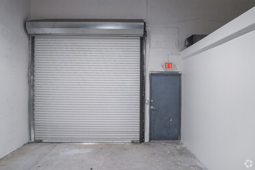 More Photos Of 18520-18590 NE 2nd Ave, Miami Warehouse For Lease