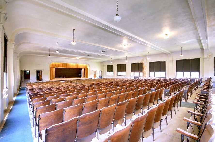 More Photos Of 410 W 7th St, Taylor Research And Development For Lease