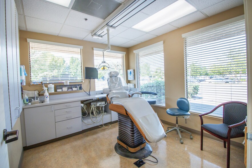 More Photos Of 6409 Folsom Blvd, Sacramento Medical For Lease