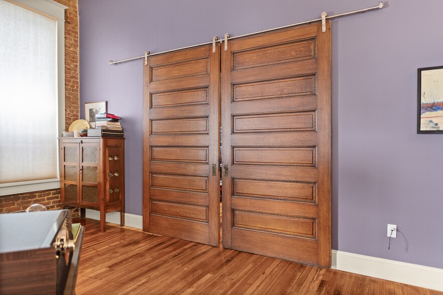 More Photos Of 302-308 1st St SW, Roanoke Storefront Retail Residential For Sale