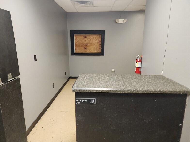 More Photos Of 111 Montclair St, Tullahoma Warehouse For Lease