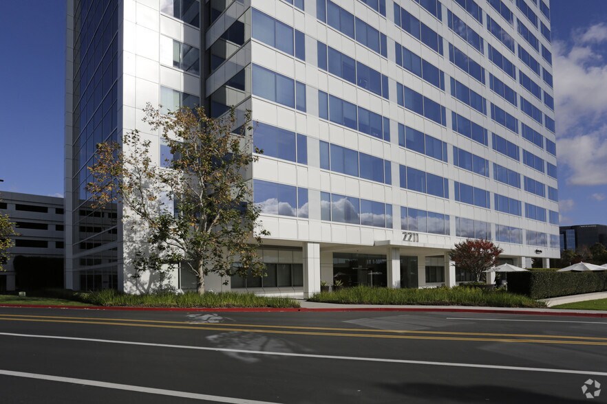 More Photos Of 2211 Michelson Dr, Irvine Office For Lease