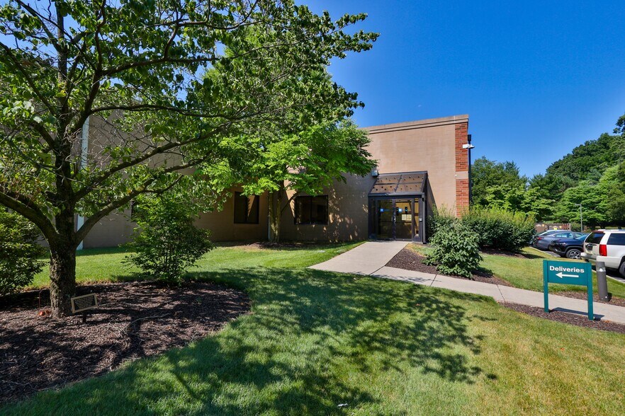 More Photos Of 1525 Valley Center Pky, Bethlehem Unknown For Lease