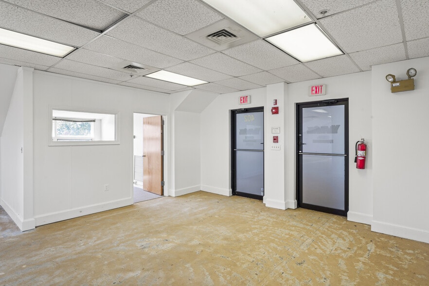More Photos Of 602 S King St, Leesburg Medical For Lease