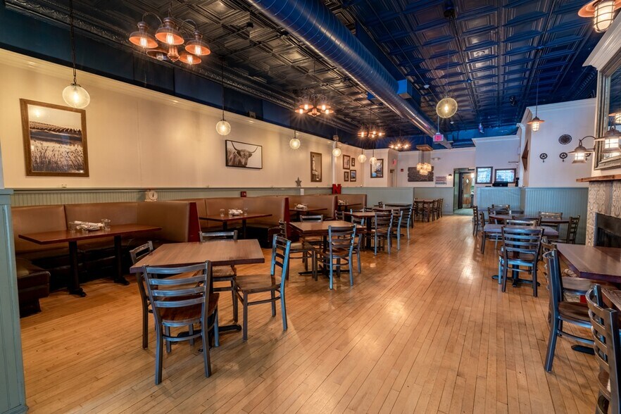 30 S La Grange Rd, La Grange, IL 60525 Restaurant For Sale