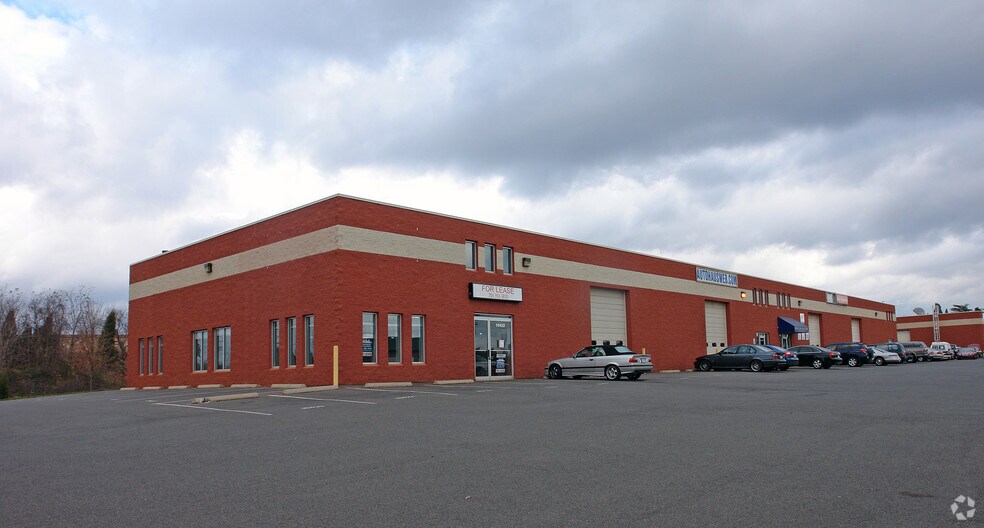 Primary Photo Of 10408-10422 Central Park Dr, Manassas Warehouse For Lease
