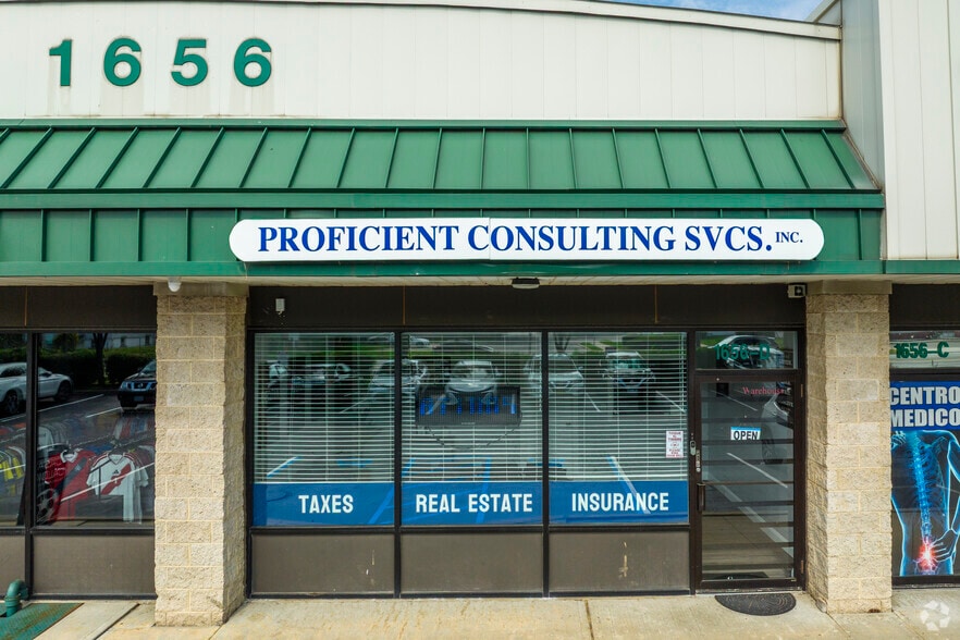 More Photos Of 1656 Fifth Ave, Bay Shore Unknown For Lease