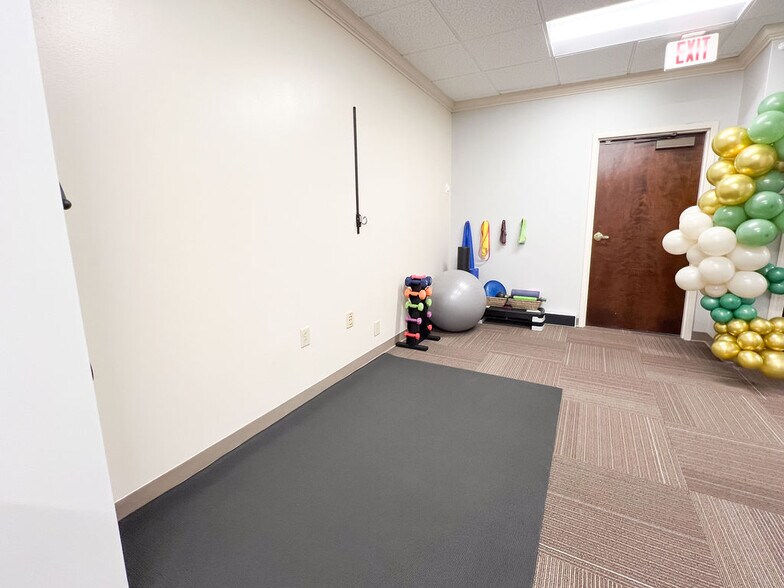 More Photos Of 5121 Maryland Way, Brentwood Coworking Space