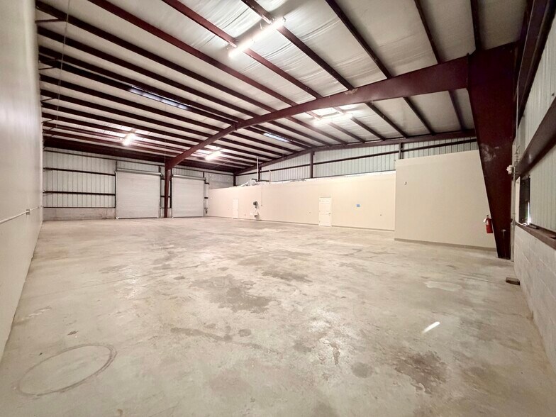 More Photos Of 2352 Old Combee Rd, Lakeland Industrial For Lease