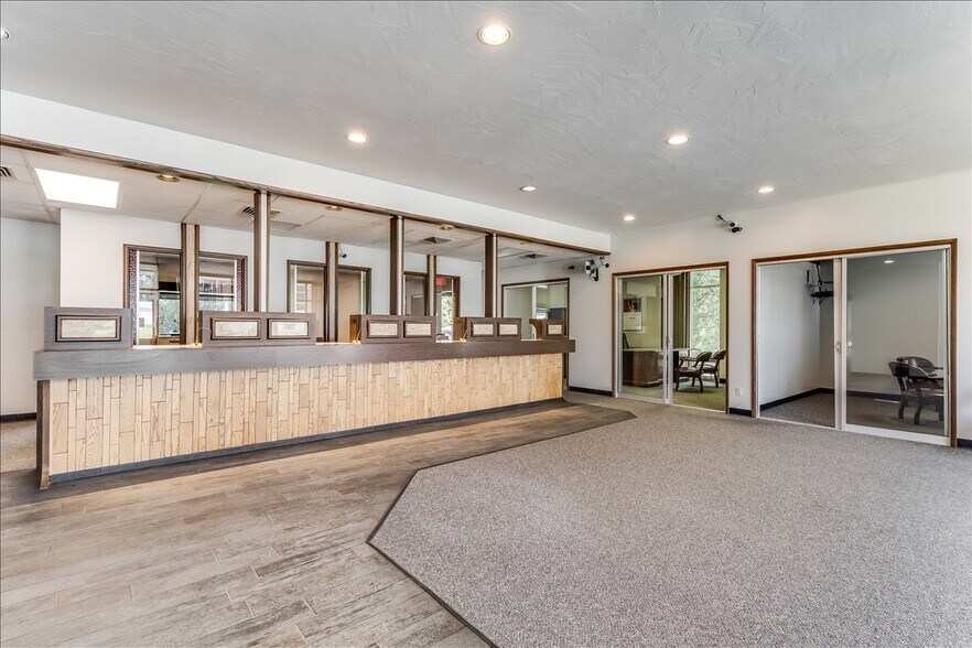 More Photos Of 116 S Lincoln St, Arlington Office For Sale