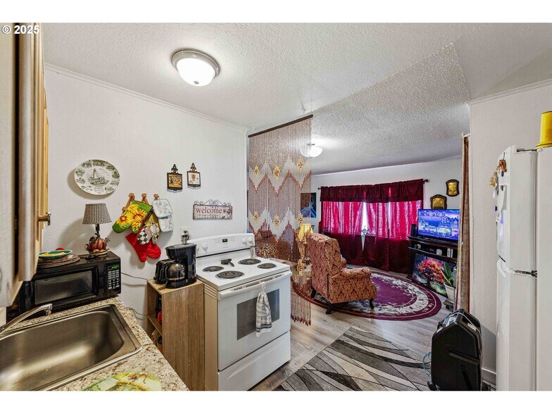 More Photos Of 1900 Monroe St, North Bend Apartments For Sale