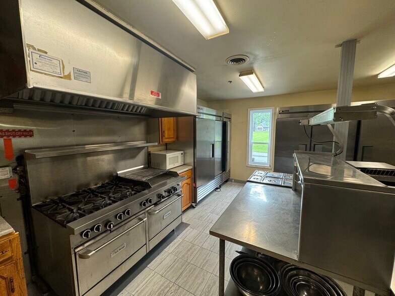 More Photos Of 725 Gibralter St, Norfolk Flex For Sale