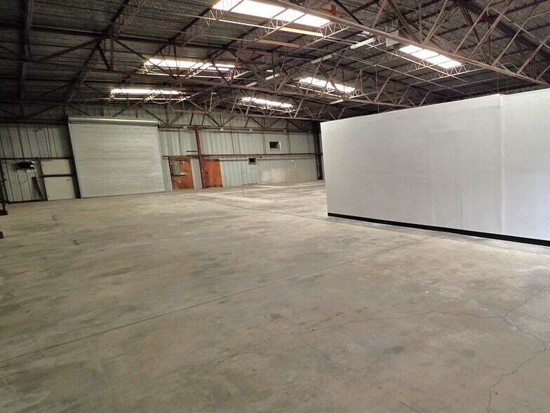 More Photos Of 3829 Rising Sun Rd, Bullhead City Distribution For Lease