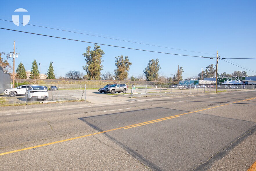 More Photos Of 6325 & 6329 Elvas Ave, Sacramento Land For Sale
