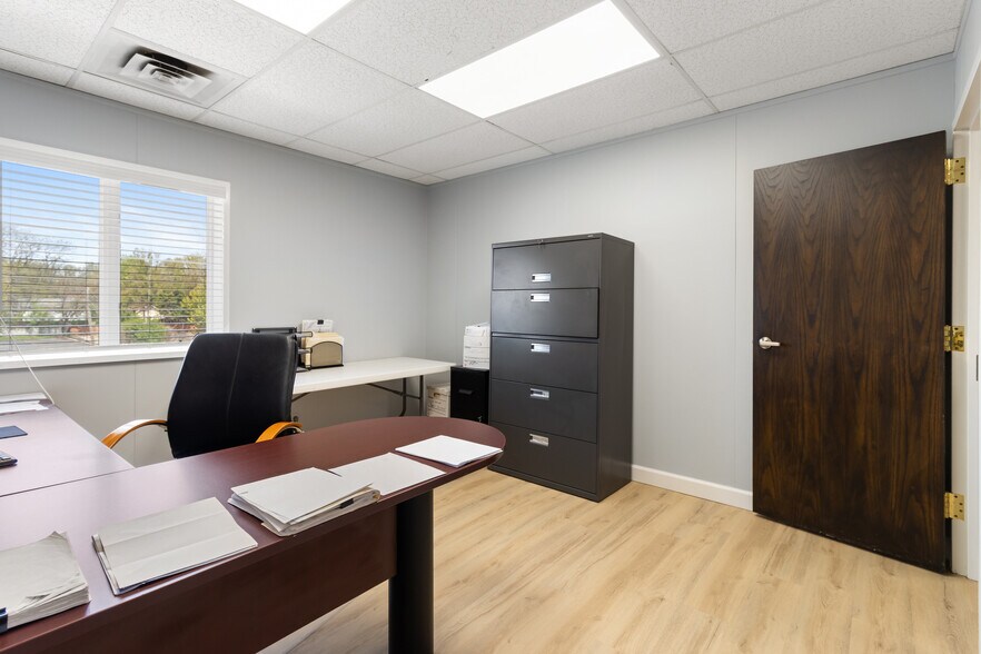 More Photos Of 20411 W 12 Mile Rd, Southfield Office For Sale
