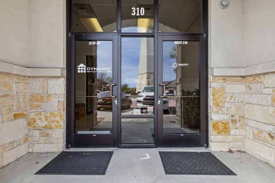 More Photos Of 8501 Wade Blvd, Frisco Medical For Lease