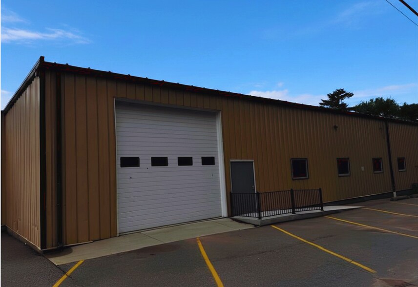 More Photos Of 800 Scott St, Wausau Light Manufacturing For Lease