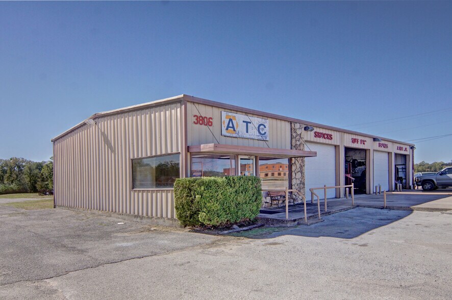 Primary Photo Of 3806 Highway 180 E, Mineral Wells Auto Repair For Sale