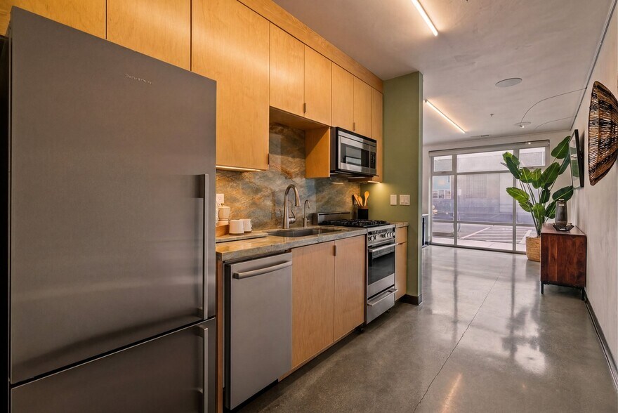 More Photos Of 108 High Rd, Santa Cruz Flex For Sale