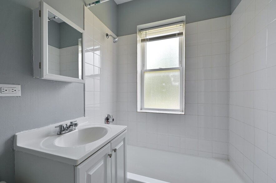 More Photos Of 348 W 74th St, Chicago Apartments For Sale