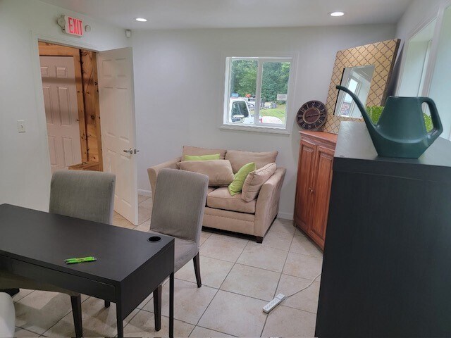 More Photos Of 275 Circuit St, Hanover Warehouse For Lease